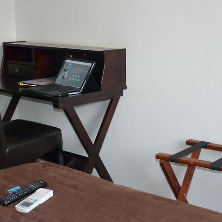Blue Hotel Ла Сен-сюр-Мер Екстериор снимка